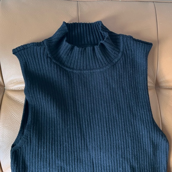 ❌SOLD The Drop Women's Karolina Sleeveless Ribbed Mock-Neck Sweater - Picture 8 of 11